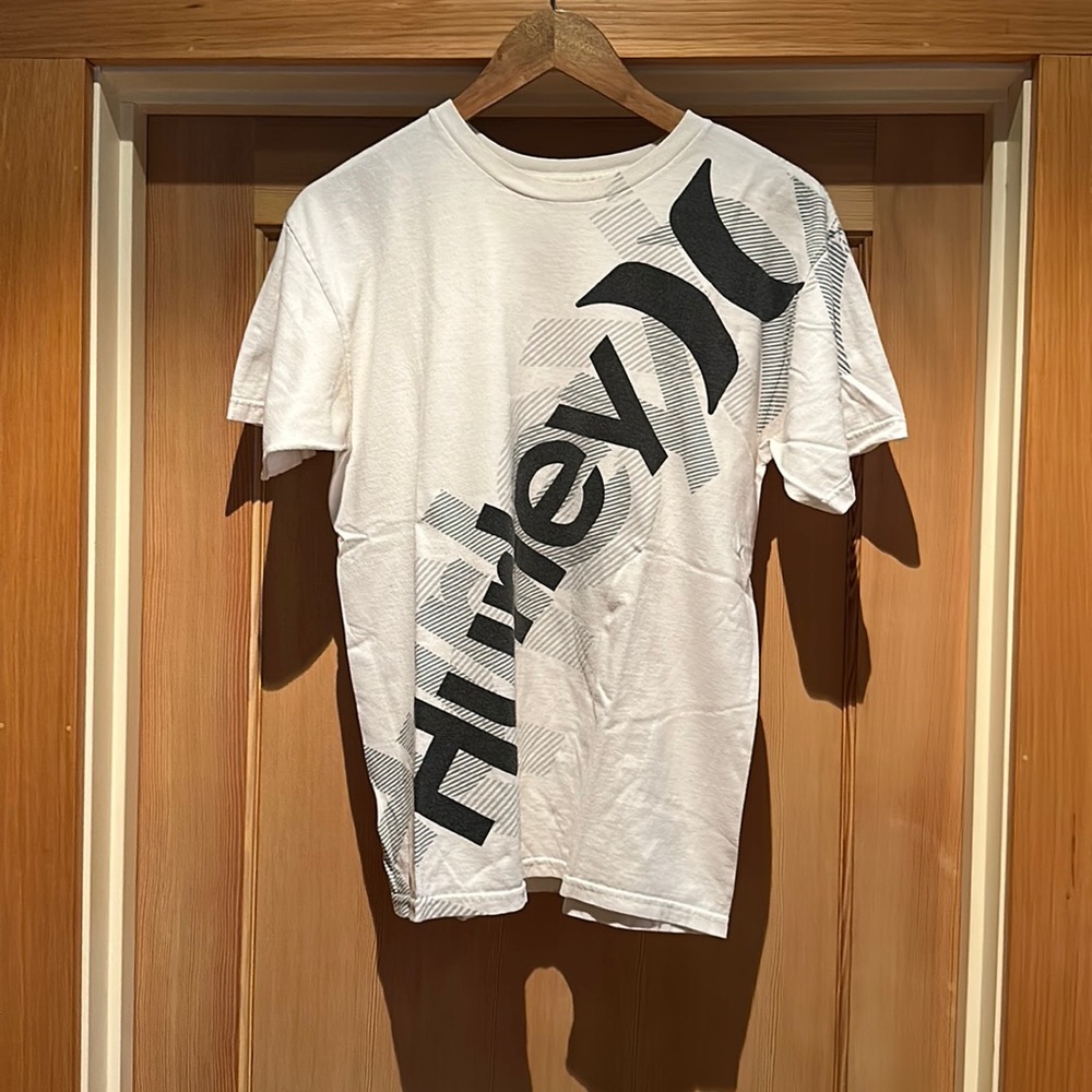 Hurley Men’s Medium White T-Shirt